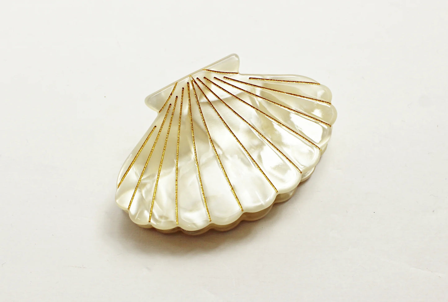 Large Shell Jaws