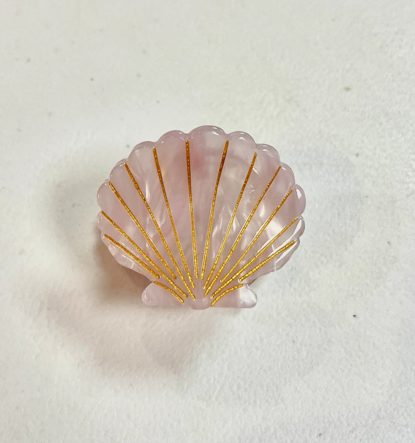 Small Pastel Shell Jaws
