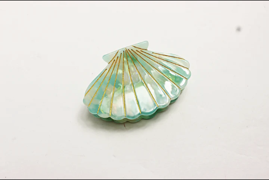 Large Shell Jaws