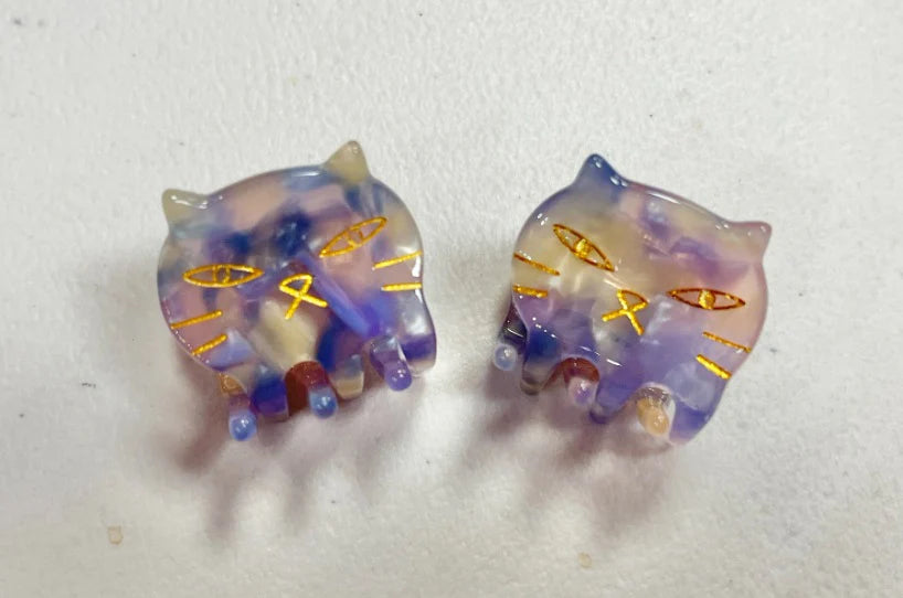Small Cat Jaws