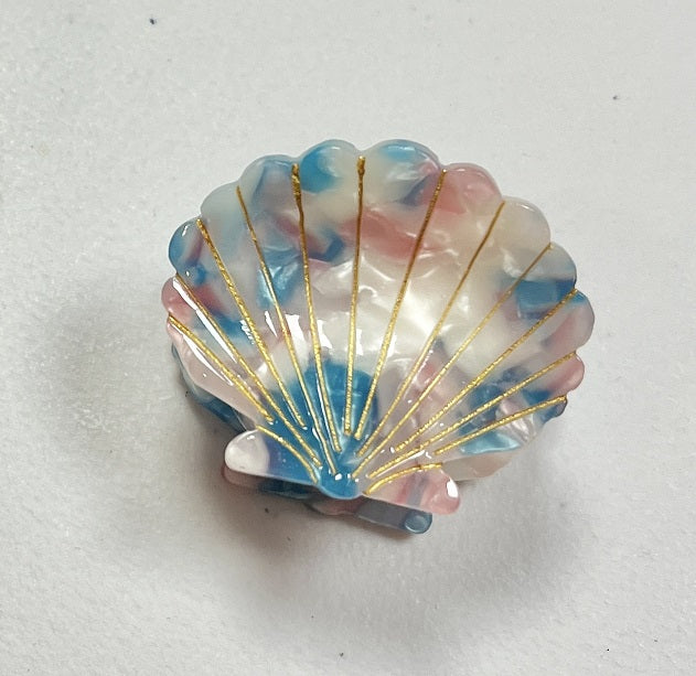Small Pastel Shell Jaws