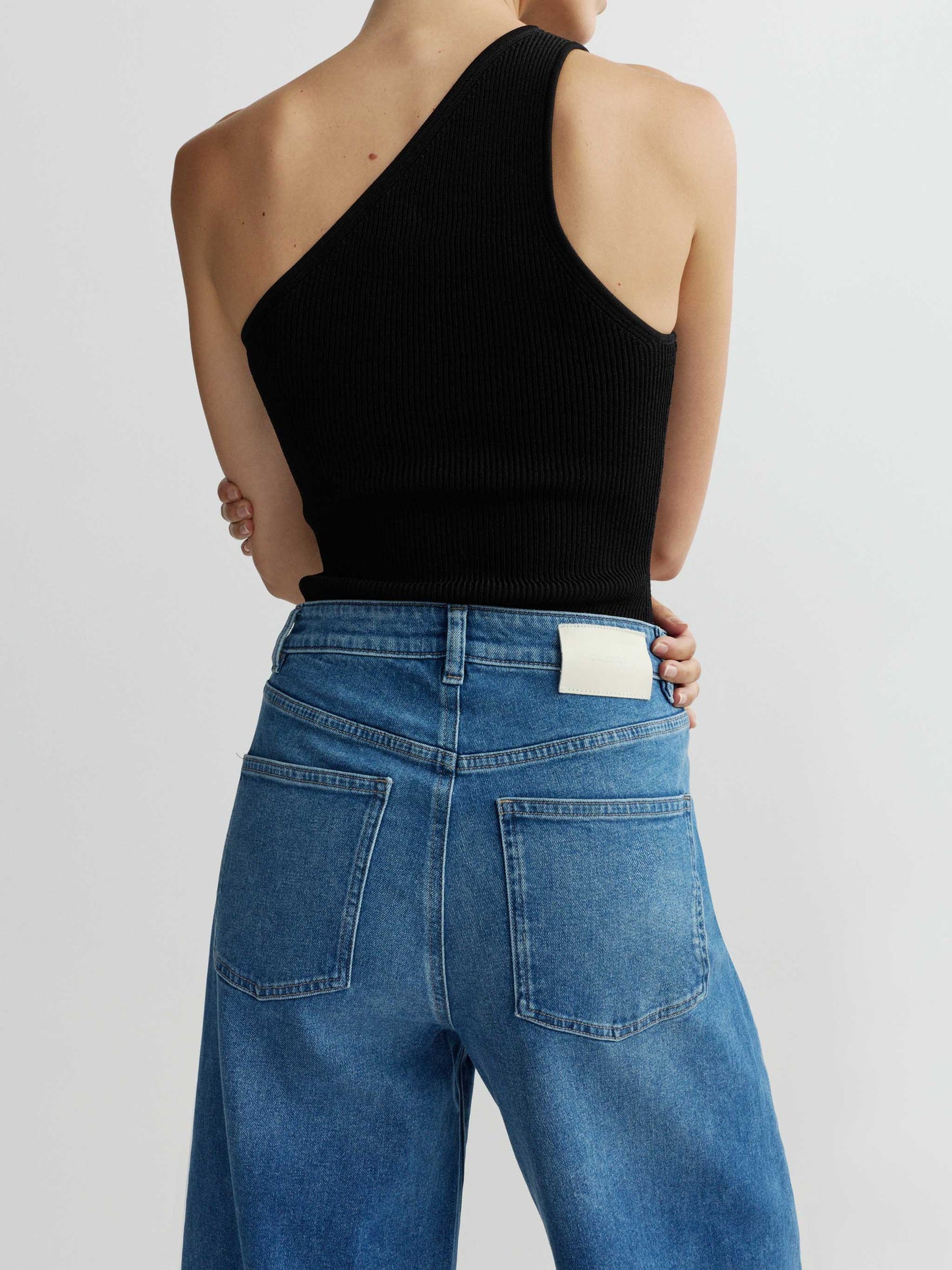 DL1961 - One Shoulder Top