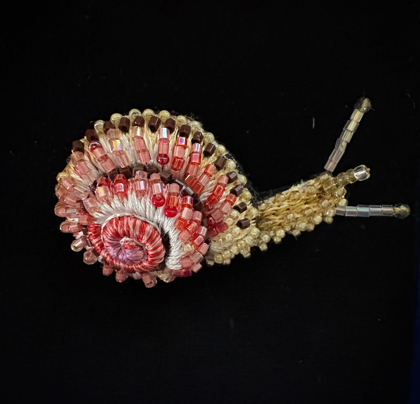 Trovelore Brooch - Blinking Snail