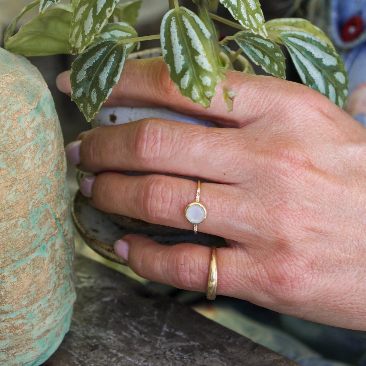 Sugarboo - Rainbow Moonstone Circle Bezel Ring